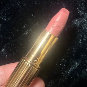 Charlotte Tilbury liv it up hot lips Luxurious Pink Lipstick